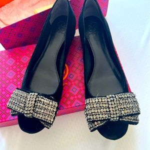 Tory Burch size 9, black velvet and embellished bow, 25mm Josephine shoes